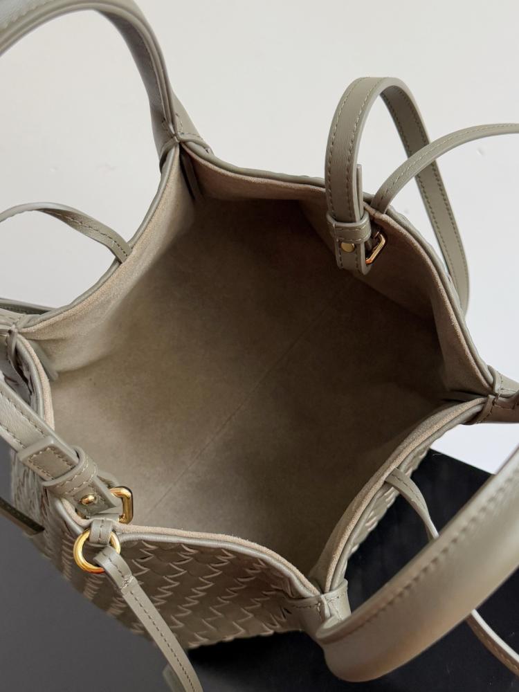 BV Pinacoteca Bag 24cm