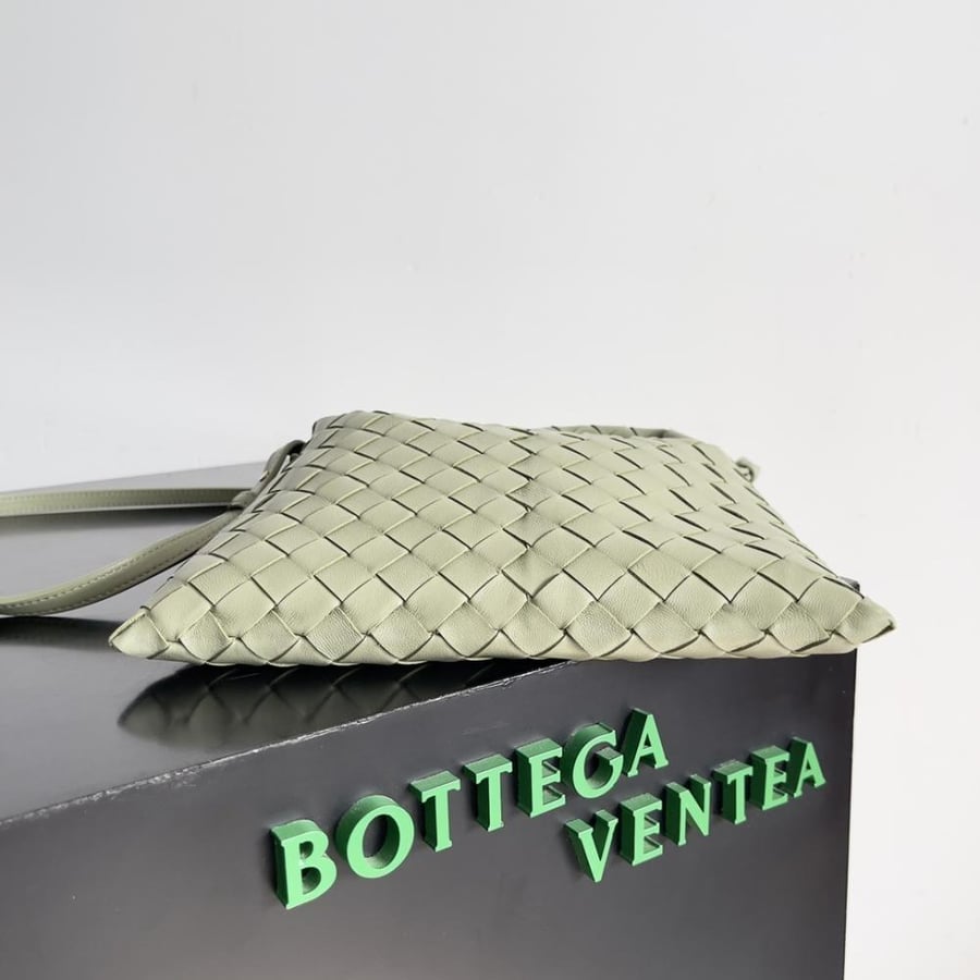 BV Mini Hop Bag 25.5cm