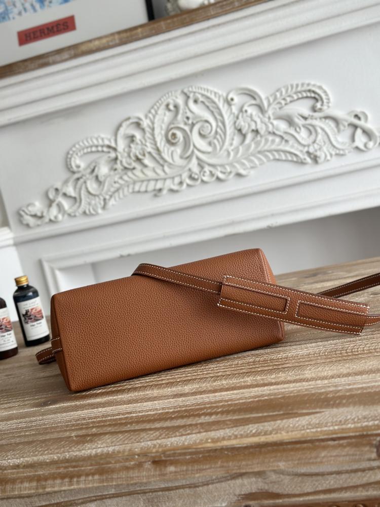 Hermes Berlingot Bag 24cm - Caramel