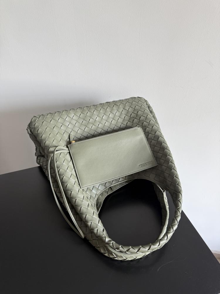 BV Campana Shoulder Bag 39cm