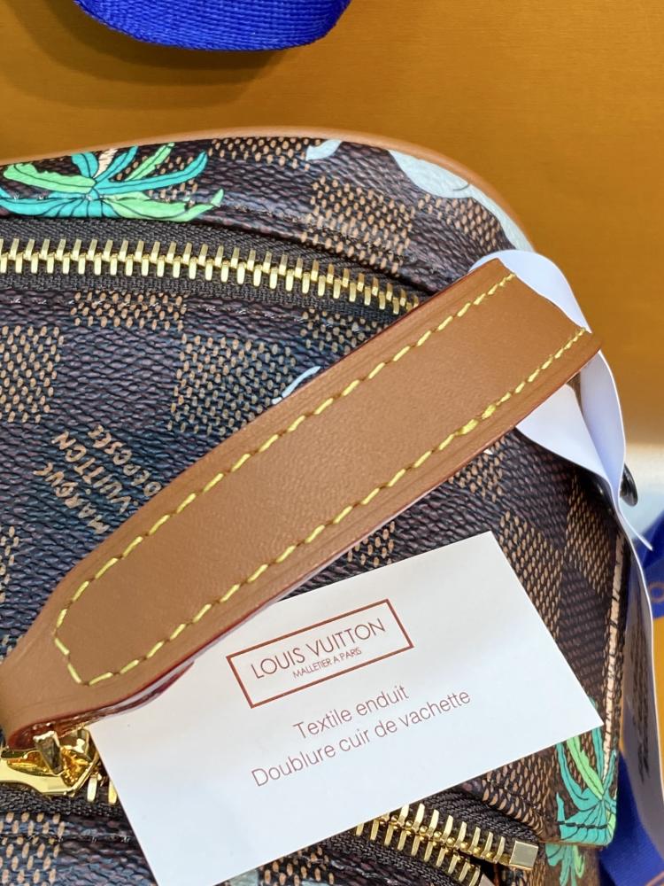 LV Pochette Voyage 28cm
