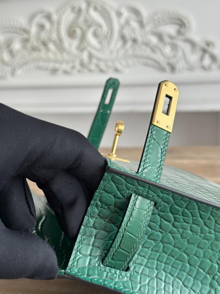 Hermes Kelly Mini Pochette 22cm - Emerald Green / Gold Hardware