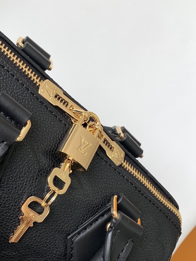 LV Speedy Bag 20.513.512cm