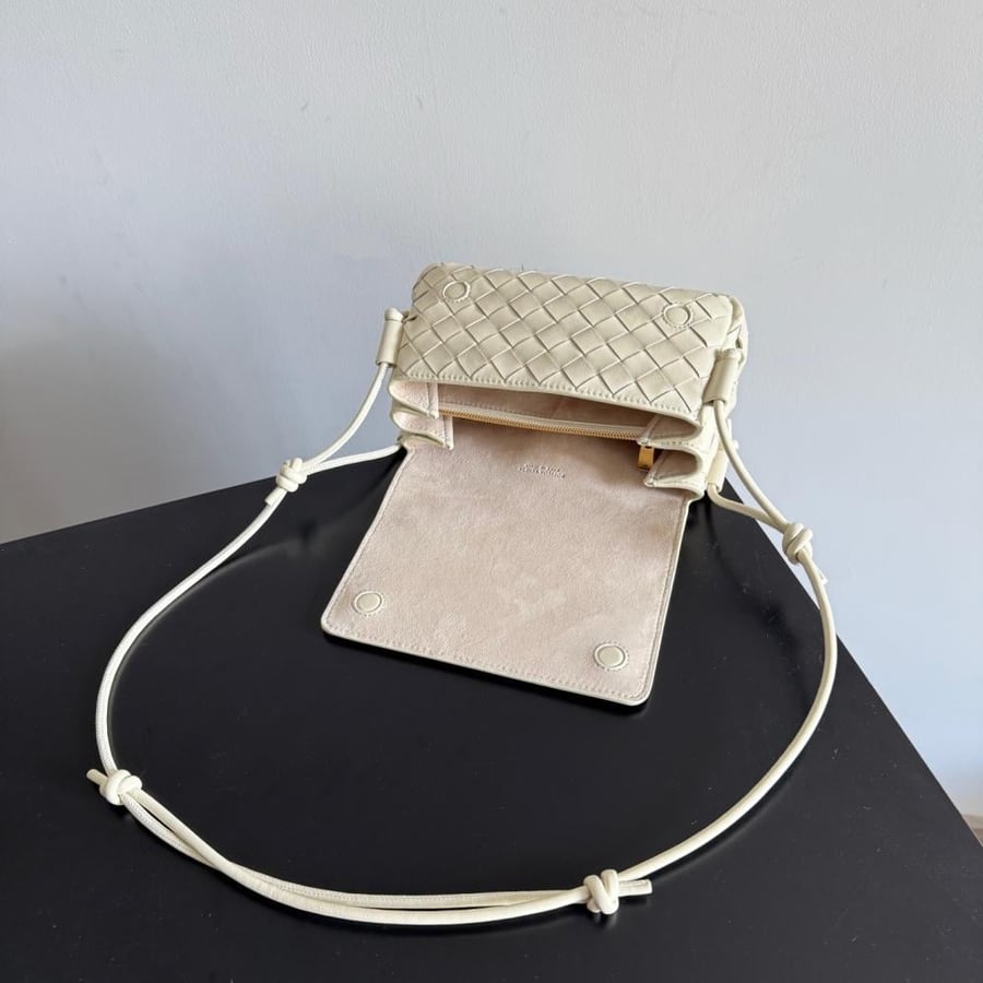 BV Dustbag Shoulder Bag (Suede) 32cm