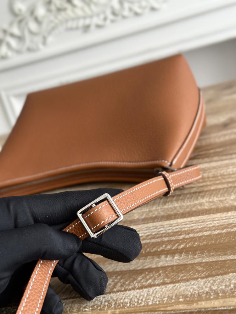 Hermes Berlingot Bag 24cm - Caramel