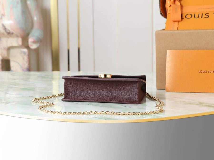 LV Chain Bag - 19.513.56.5cm