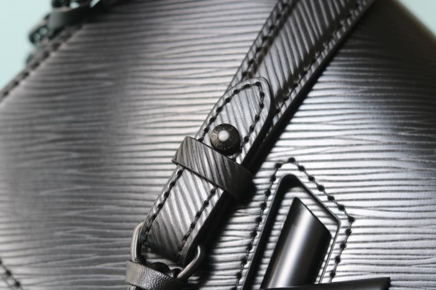 LV Twist Epi Leather 23cm