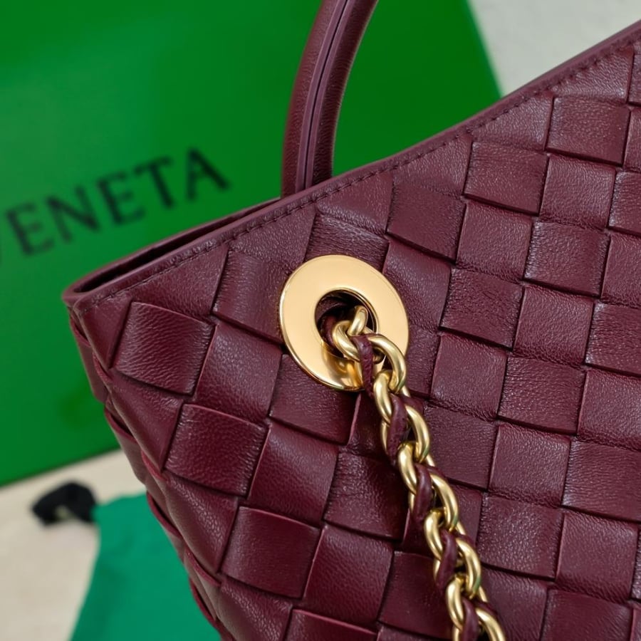 BV Small Andiamo Chain Bag 25cm