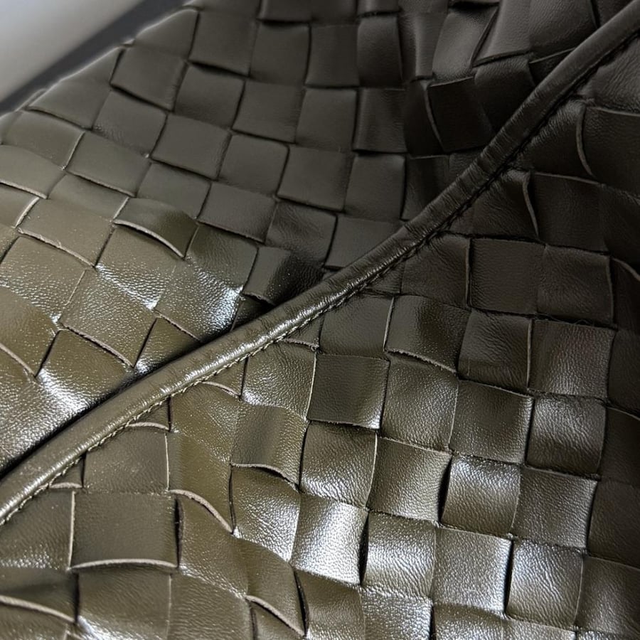 BV New Medium Hop Bag 46cm (Leather)