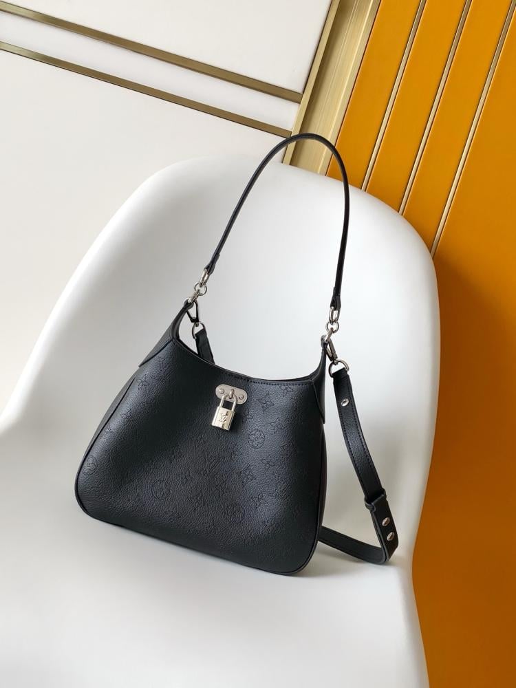 LV Perforated Shoulder Bag 25*20*6cm