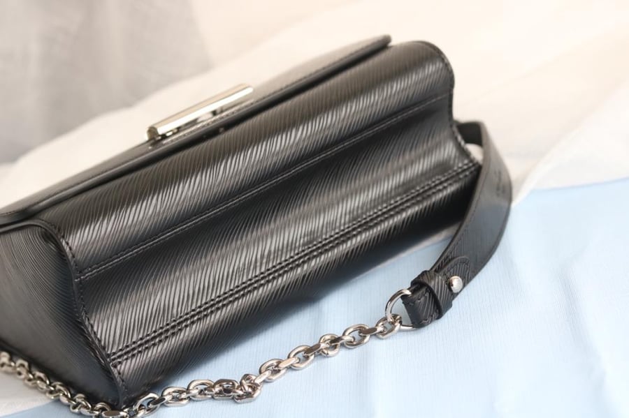 LV Twist Epi Leather 23cm