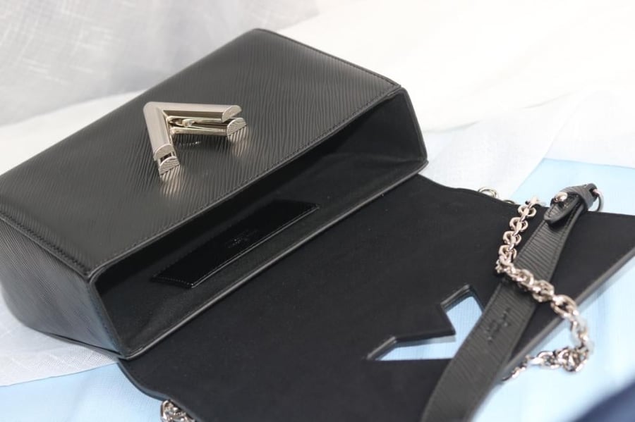 LV Twist Epi Leather 23cm