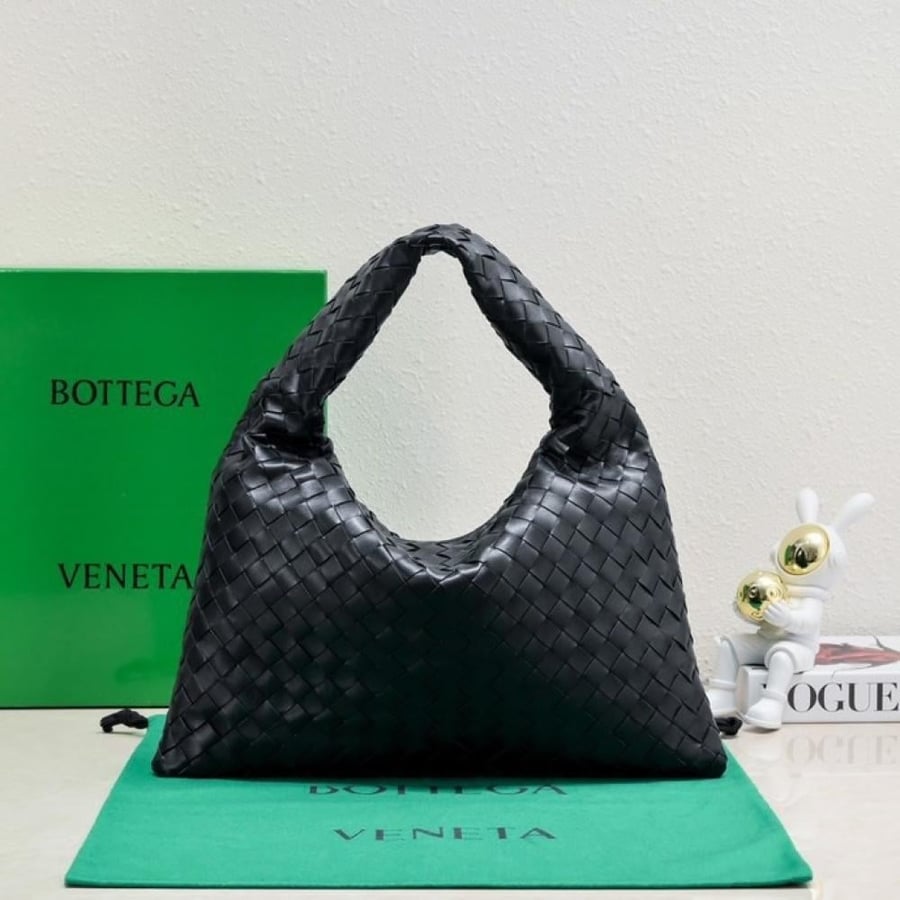 New BV Small Hop Bag 41cm (Leather)
