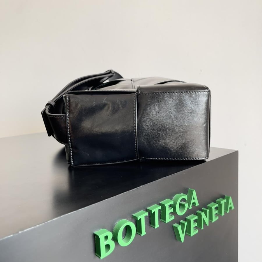 BV Small Arco Camera Bag 28cm
