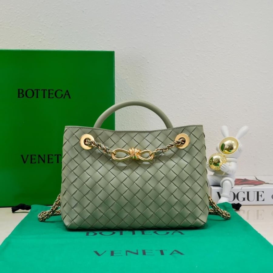 BV Small Andiamo Chain Bag 25cm