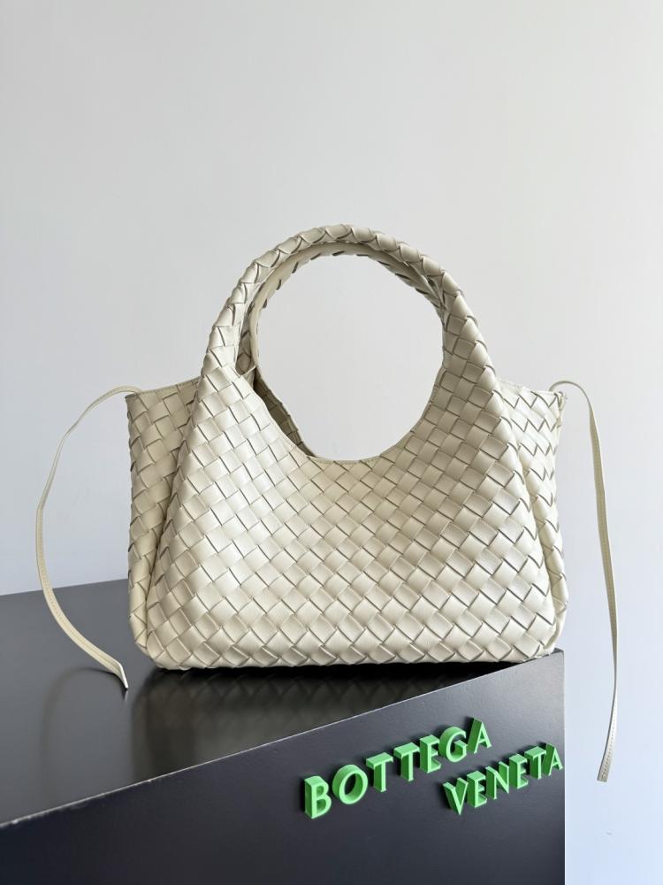 BV Campana Shoulder Bag 33cm