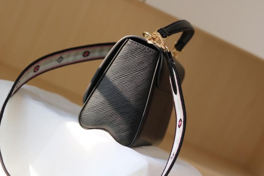 LV Twist Sporty Strap 23cm