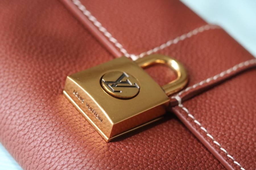 LV Lockme Chain Wallet 22cm