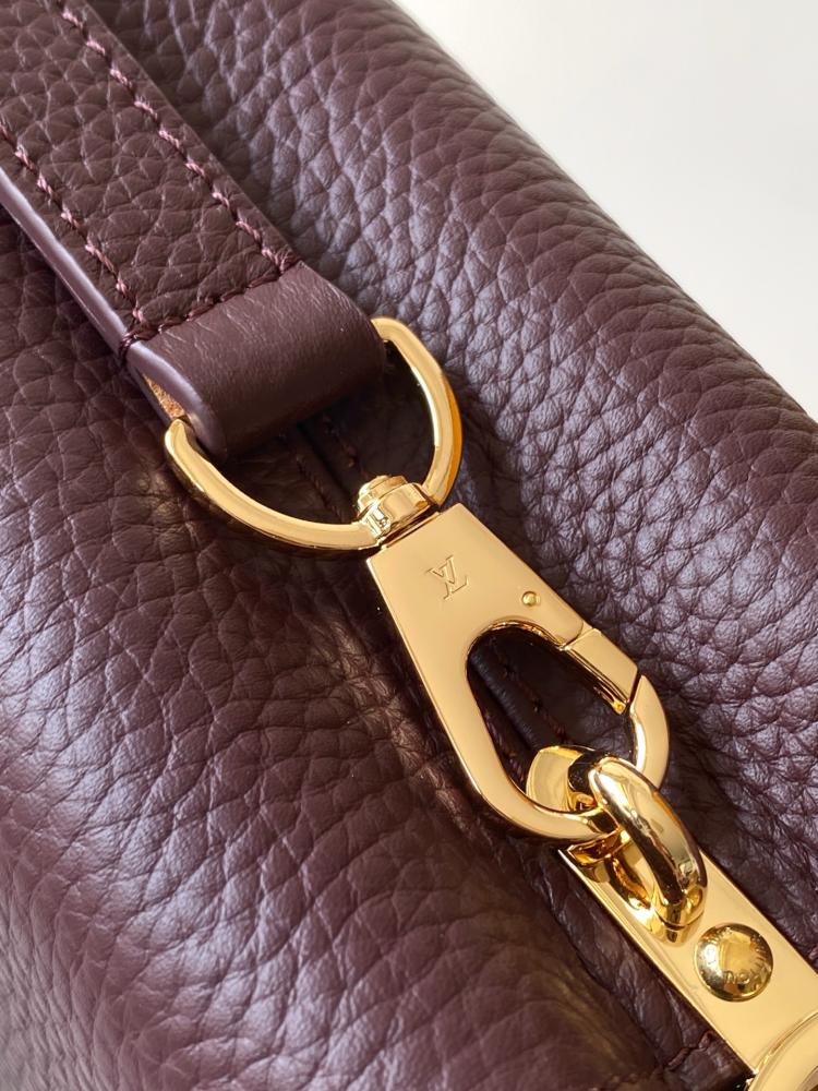 LV Capucines 21cm