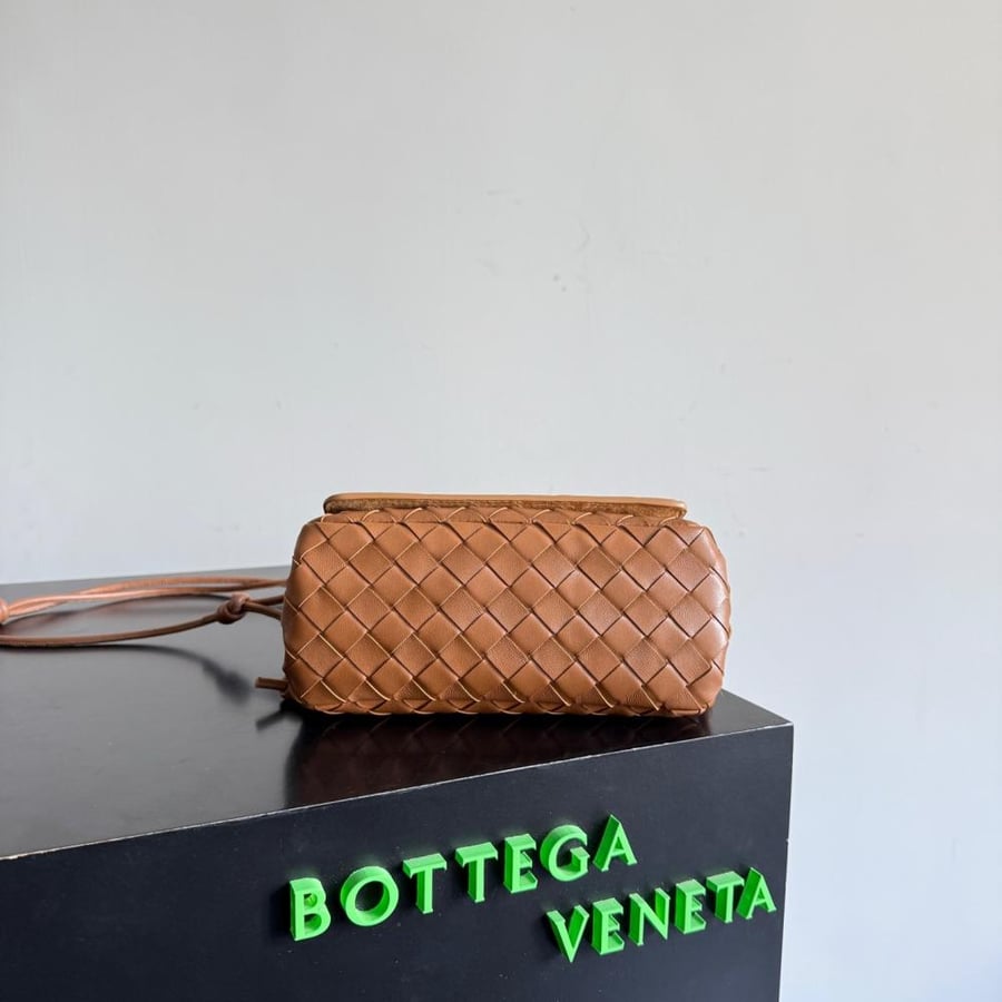 BV Dustbag Shoulder Bag (Suede) 32cm
