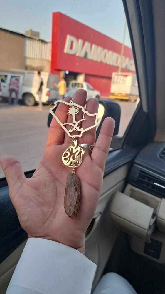 تعليقه سيارة خريطة السعودية مع كسر العود بالاسم