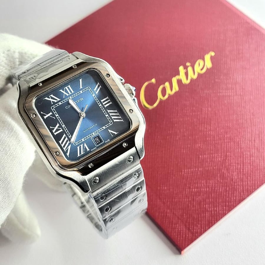 ساعه سانتوس دي كارتير لون فضي ميناء كحلي Santos de Cartier