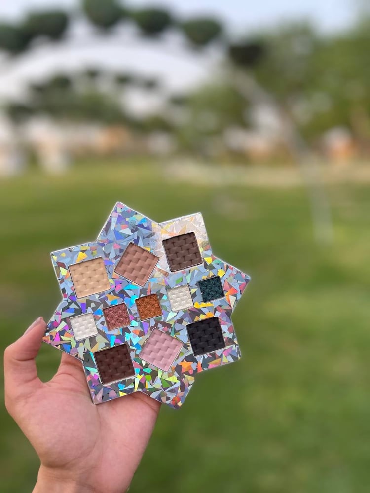باليت ايشادو ساسي من ماركة شوباريل 02 Sassy Eyeshadow Palette