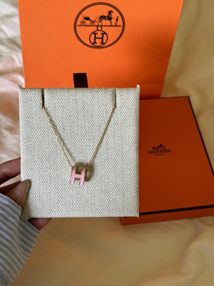 قلادة Hermès المشهورة