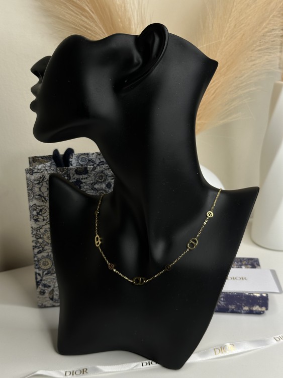 سلسال ديور Dior