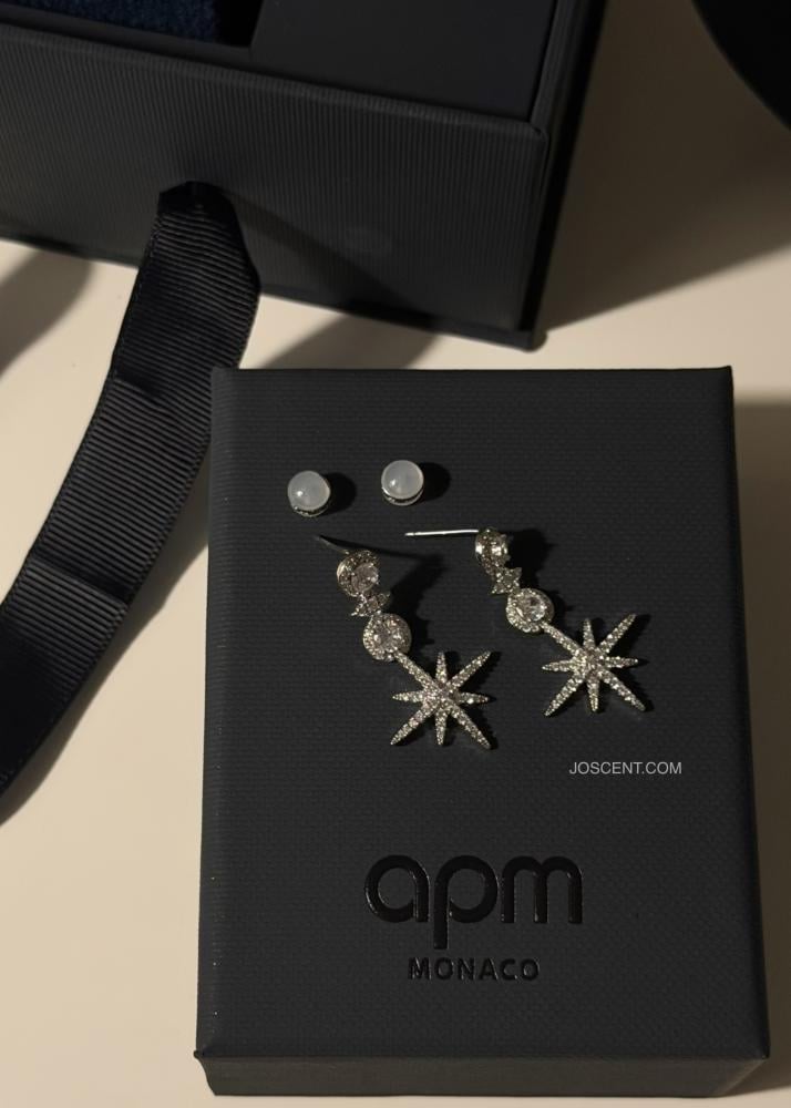 أقراط من apm