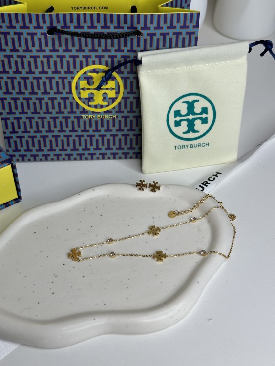 سلسال TORY BURCH معدن ذهبي