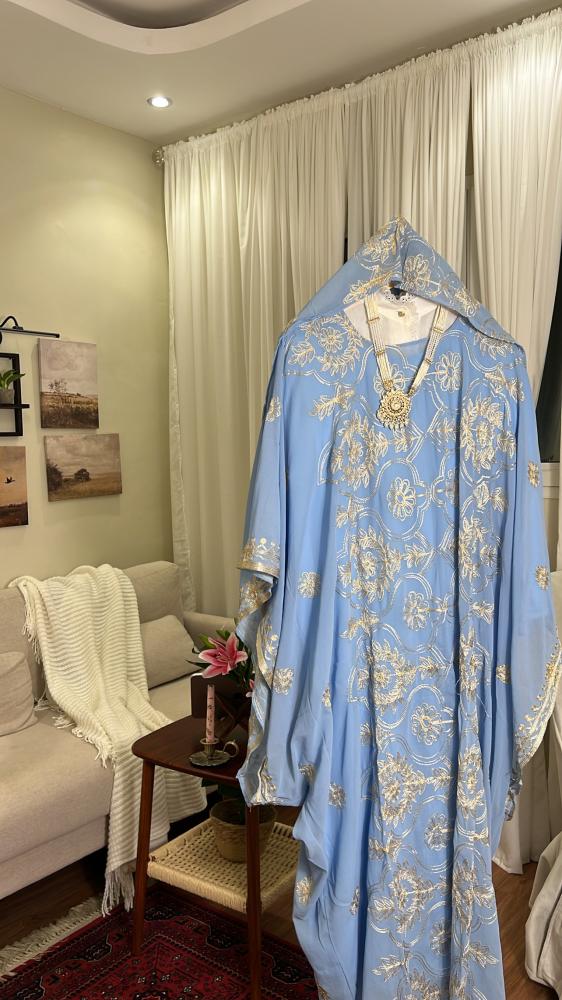 مسدح حجازي محتوياته ( بطانة ، سديرية ،قطعة المسدح الخارجي ، مدورة ، طرحة )