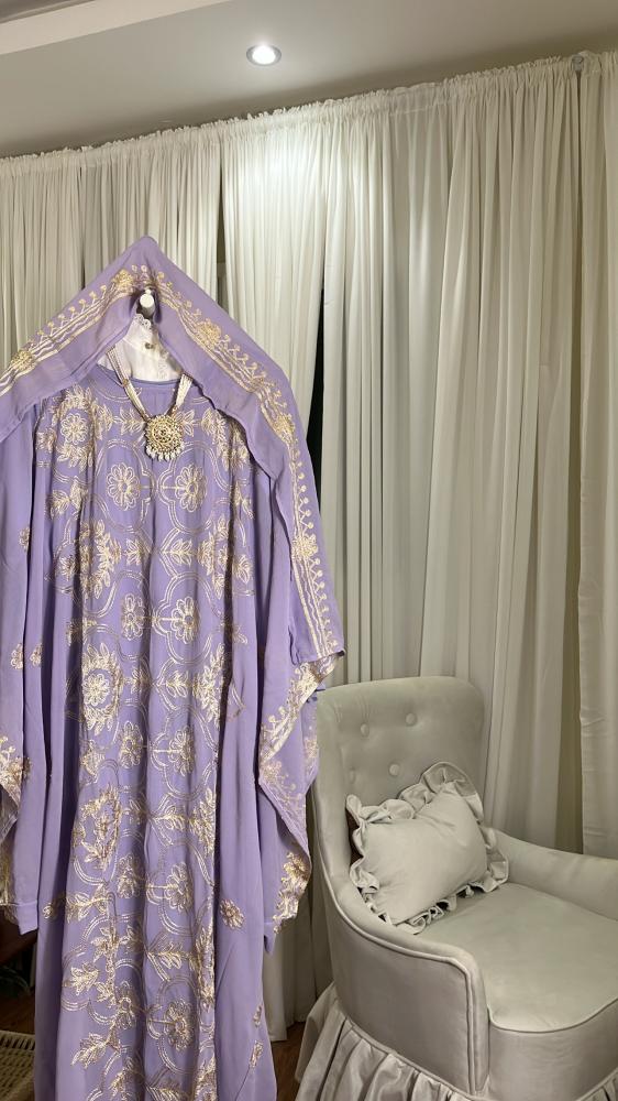 مسدح حجازي محتوياته ( بطانه ، سديرية ، قطعة المسدح الخارجي ، مدورة ، طرحة)
