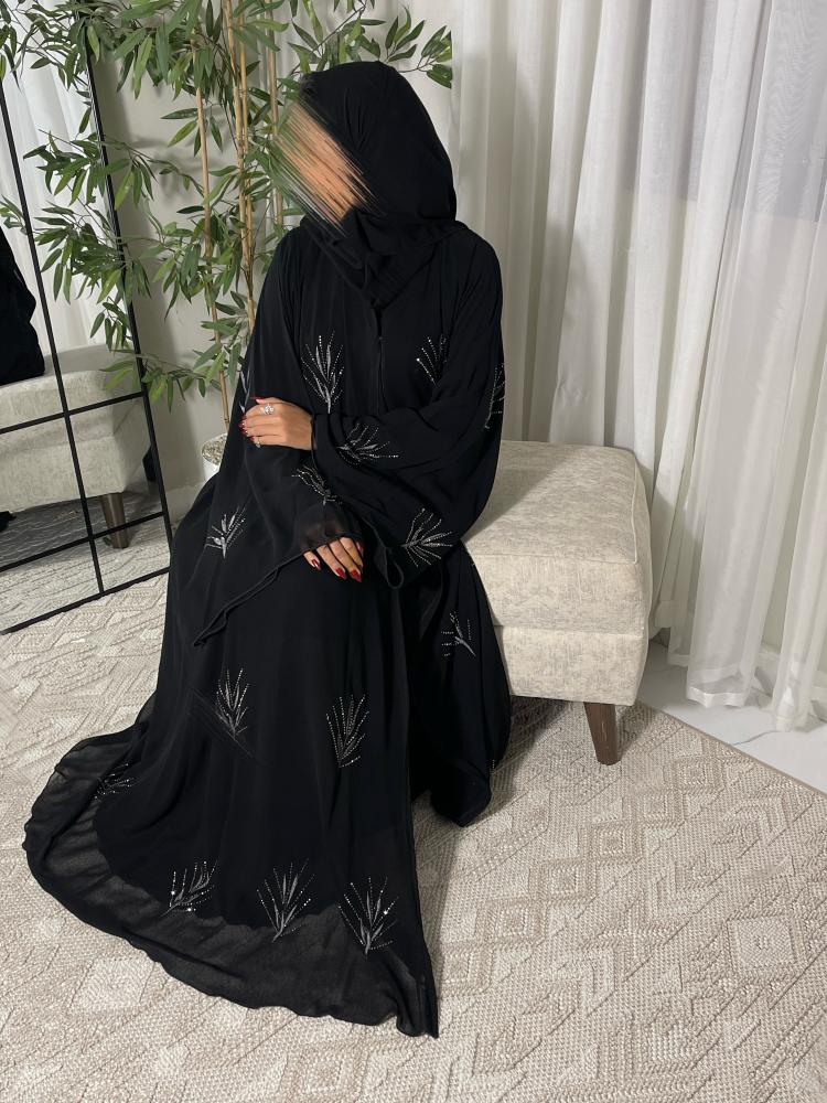 عباية الهناء -طبقتين شيفون وقماش ليزر مع تطريز وكرستال -قصة العبايه كلوش