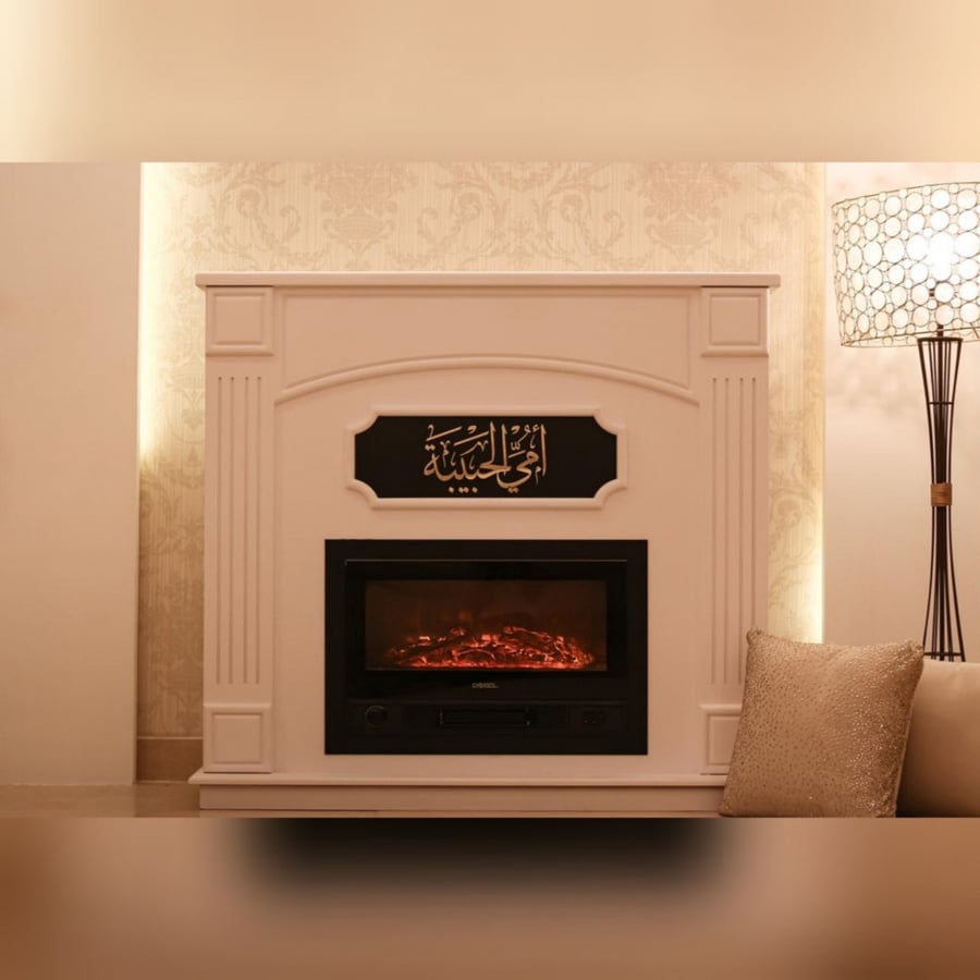 ديكور المدفأة مع اسم