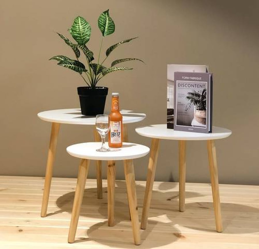 Round wooden table - center