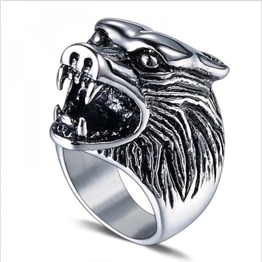 Men's ring in the shape of a wolf's head, silver color