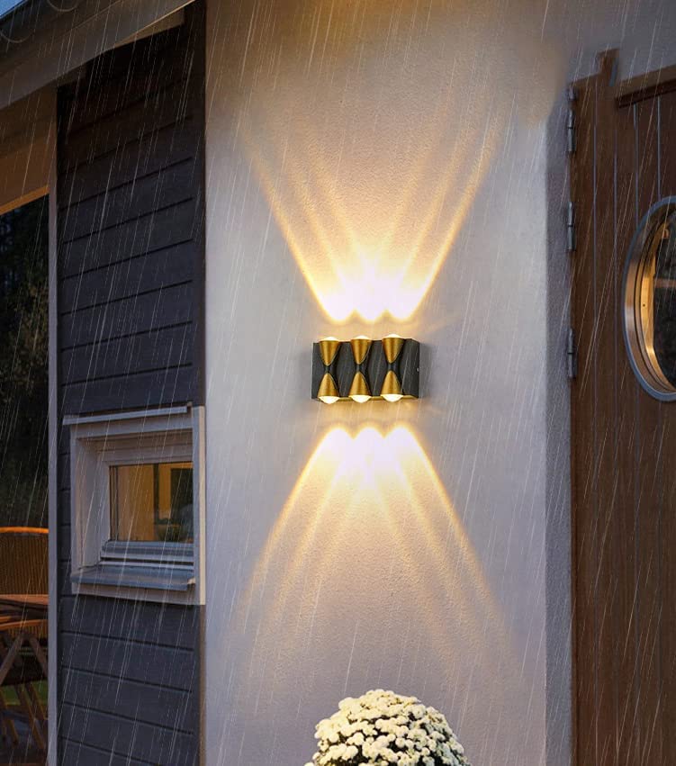 إضاءة حائط LED خارجي 6 واط اســـود مــع ذهــبــي