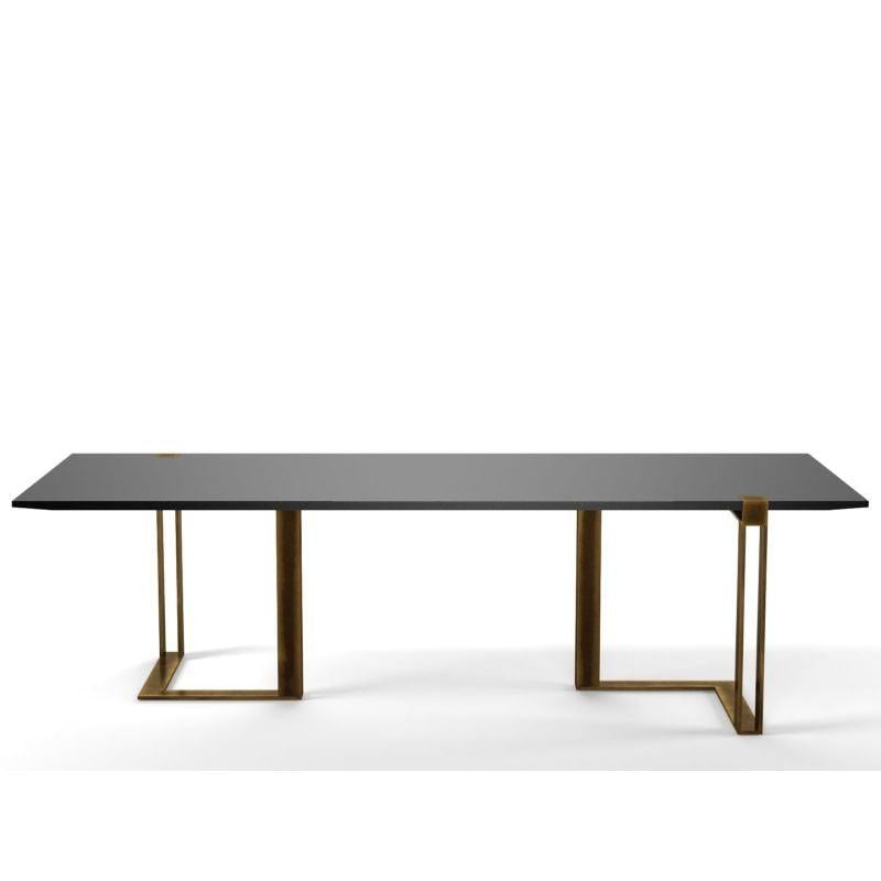 طاولة طعام من الخشب الأسود لغرفة طعام أنيقة من الهوم
