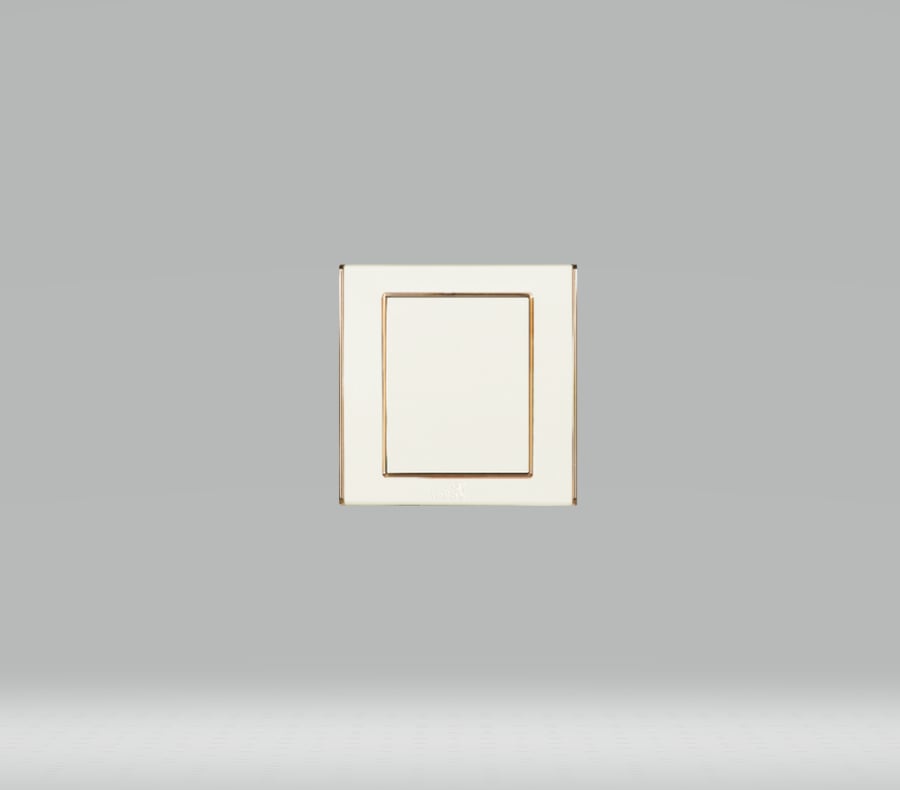 تسكيرة 7×7 فيسبو لولي + ذهبي
