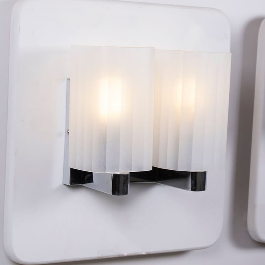 Classic apple with a steel base and striped frosted glass