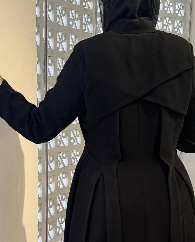 A playful abaya