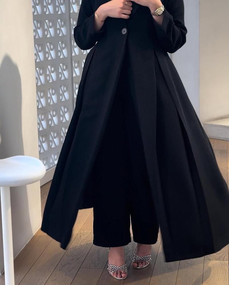 A playful abaya