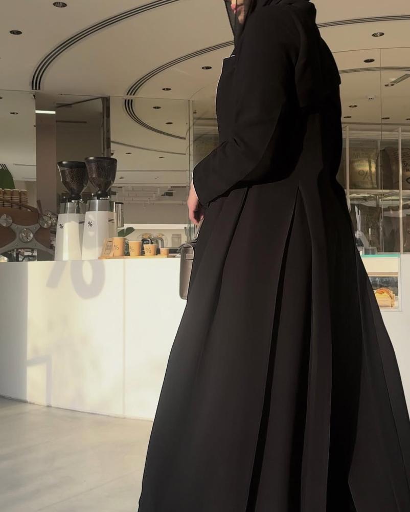 A playful abaya
