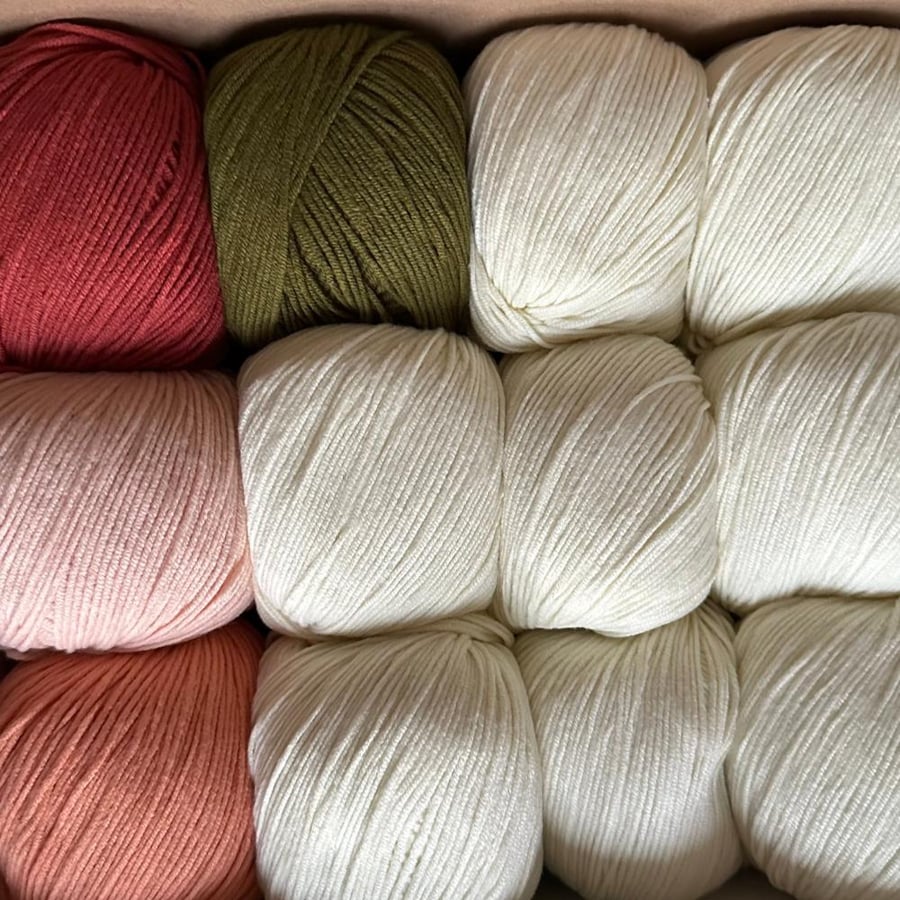 Suitable coordination for the rose blanket