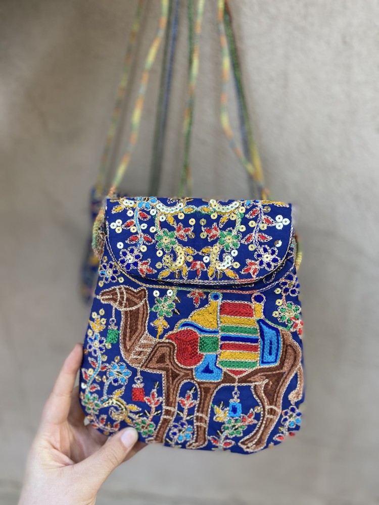 6 حقيبة الجمل