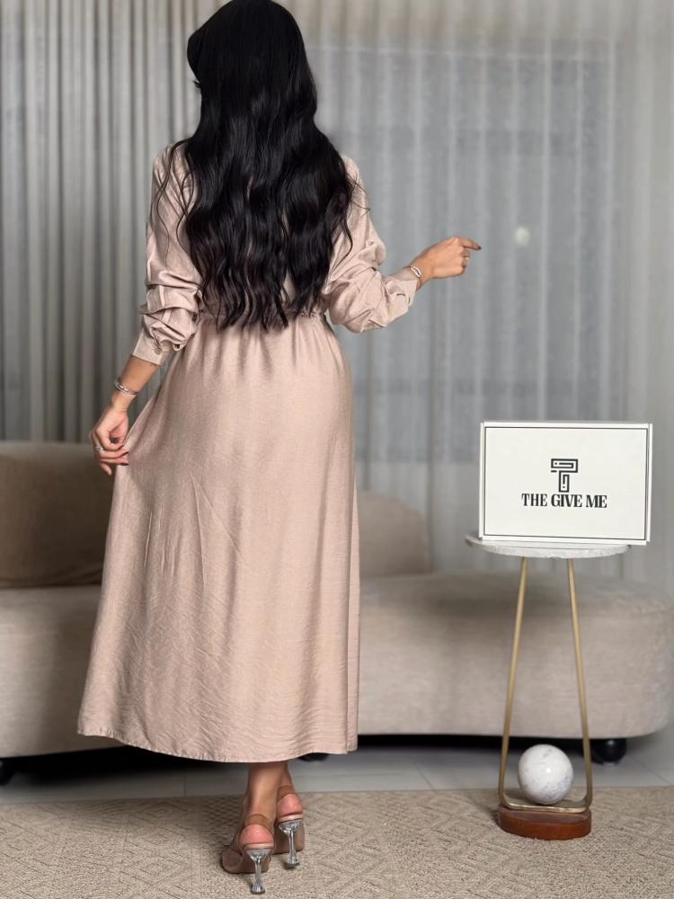 Dress with embroidery on the shoulders and elastic waist