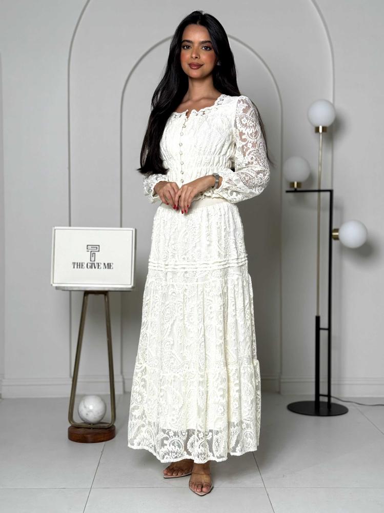 A feminine lace set with delicate details