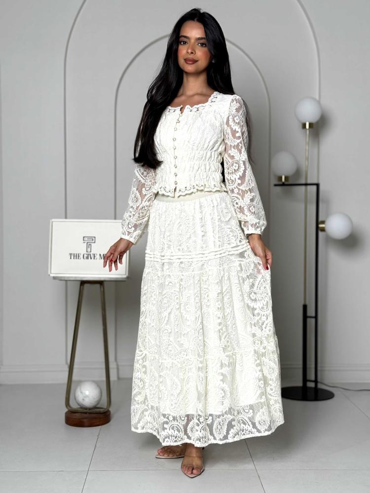 A feminine lace set with delicate details