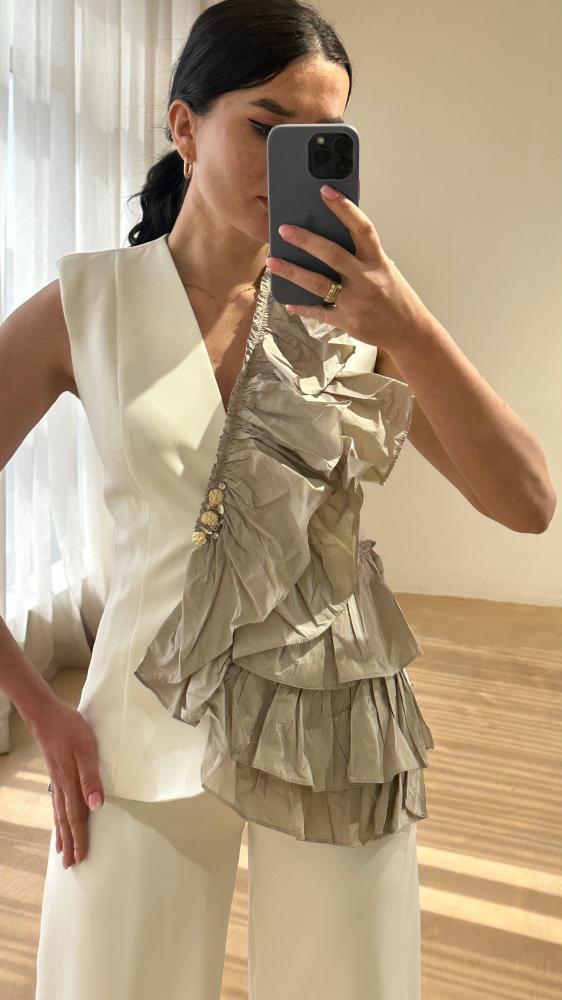 Beige and white Set